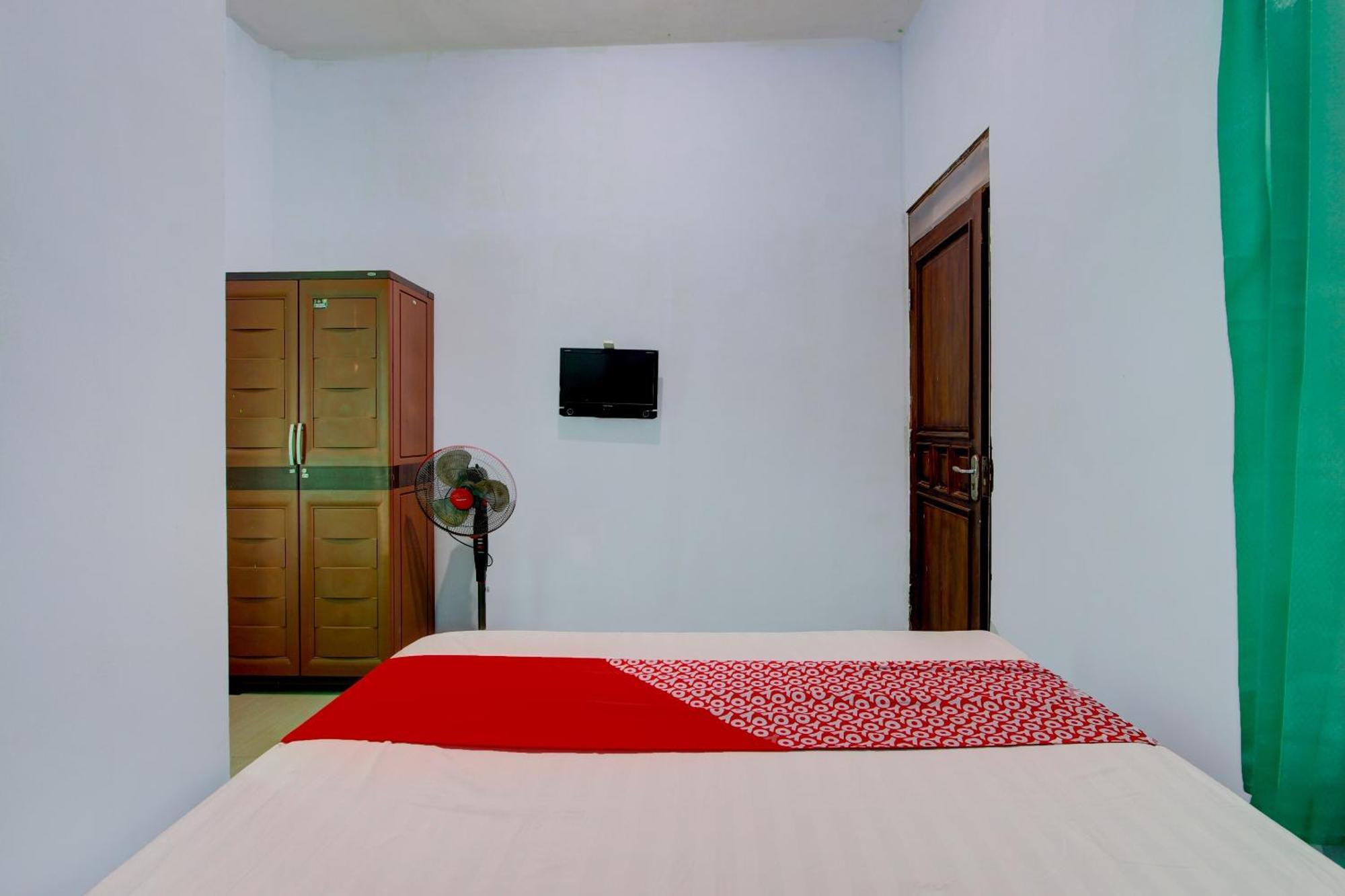 Super Oyo 93012 Griya Kencana Asri Syariah Lawean Esterno foto