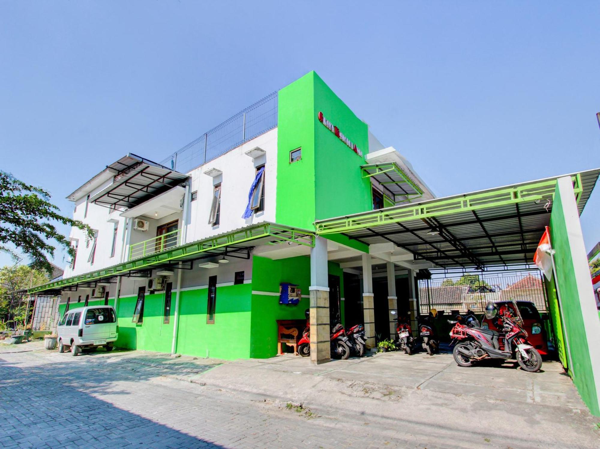 Super Oyo 93012 Griya Kencana Asri Syariah Lawean Esterno foto