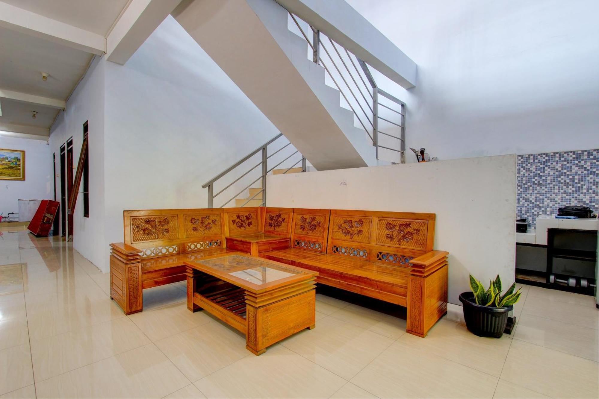 Super Oyo 93012 Griya Kencana Asri Syariah Lawean Esterno foto